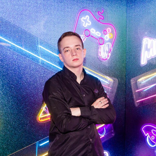 Антон Симонов